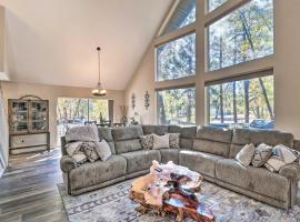 Pet Friendly Blue Jay Chalet with Game Room!, vacation home in Lake of the Woods
