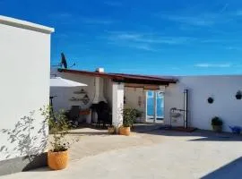 Intimate beachfront house Villa Livak