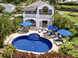 Barbados Luxury Villa with Pool, hytte i Saint James