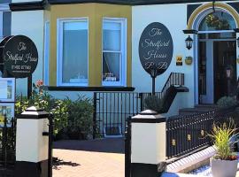 Stratford House Exclusively for Adults, guest house in Llandudno
