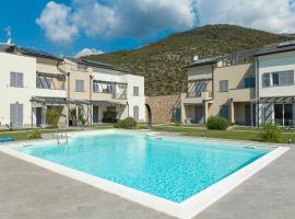 Perla Pellegrina with seaview pool and amazing garden, lägenhet i Boissano