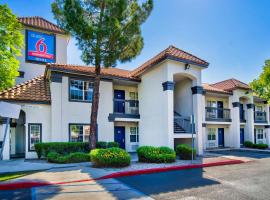 Studio 6-Phoenix, AZ - Deer Valley, hotel in Phoenix