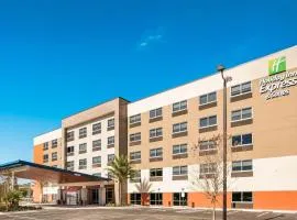 Holiday Inn Express & Suites Jacksonville - Town Center by IHG