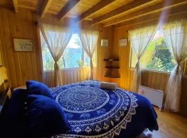 Acogedora pieza privada en casa frente al mar y al parque el Pudu