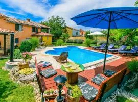 Stunning Home In Cabrunici With Wifi