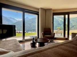 Hollywood 1 - A luxury, comfortable and spacious apartment located directly on the slopes!, hotel in Saas-Fee