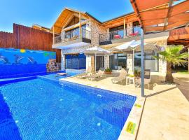 3 Bedroom Luxury Sea View Villa, Sauna Indoor Pool, hotel di Gelemiş