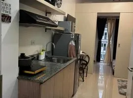 Lovely 1BR Condo @ SM Southmall w/ Netflix & High Speed WIFI