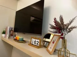 Posh 1BR @ SM Southmall w/ 100mbps and Netflix