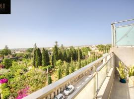 Sunny & beautiful views, Amazing Design & Terrace by 360 Estates, casă de vacanță din Lija