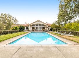 Wine Country Vineyard Estate, villa en Kenwood