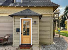 The Suite in a historic carriage house, cheap hotel in Kennett Square