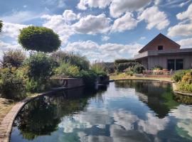 Gite avec piscine La Buissiere - Fernelmont, Cama e café (B&B) em Pontillas