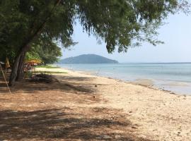 Vip condo chain by Linda โรงแรมในบ้านเพ