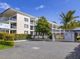 Boathouse Premium Apartment 102, casa de temporada em Tea Gardens