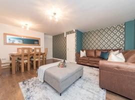 Heliodoor Apartments Milton Keynes Spacious 4 Bedroom House with Free Parking & Sky TV, Near M1 J13 and J14, hotell i Broughton