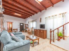 Epifanio Rural 3BR House - Views & Terrace, holiday home in Betancuría