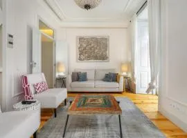 WHome Luxury Stay in Prime Location w/ AC, Lift & Private Patio