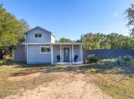 Belaire BnB, cottage in Marble Falls