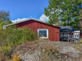 Amazing Home In Ronneby With 2 Bedrooms And Wifi, stuga i Ronneby