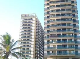 Apartamento com toda infra e em frente a praia