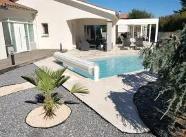 Chambre d'hôte dans une propriété avec piscine