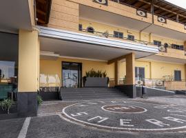 Hotel Smeraldo, hotell i Qualiano