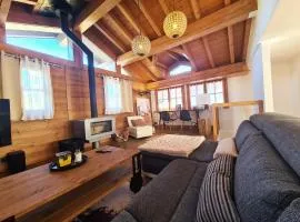 CHALET LA LOUVE, Courchevel 1650- 15 personnes Jacuzzi et Hammam Pistes 70 m,commerces 50m