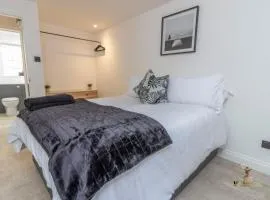 Spacious City Centre Apt Near Cathedral