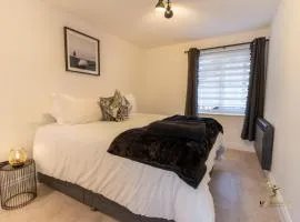 Spacious City Centre Apt Near Cathedral