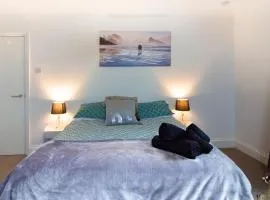 Station Lodge close to City Centre with parking