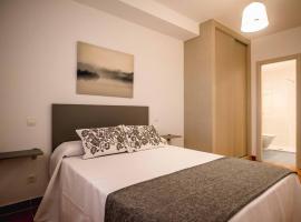 Apartamentos AL PASO DE TOLEDO, Puy du Fou a 10km – tani hotel w mieście Burguillos de Toledo