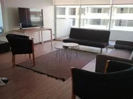 22 Metros , costado Clinica Las Condes ,hasta 6 personas