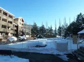 1 Bedroom flat, 5 min walk funicular Les Arcs & in city center, Parking, Wifi