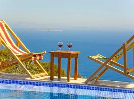 1 Bedroom Uninterrupted Sea View Villa With Private Pool, хотел в Yeşilköy