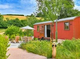 Finest Retreats - Cedar Luxury Shepherds Hut
