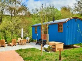 Finest Retreats - Oak Luxury Shepherds Hut