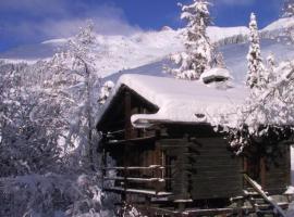 Hütte/ Chalet MAZOT ein umgebauter alter Kornspeicher – domek górski w mieście Verbier