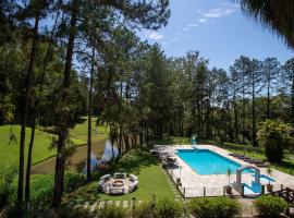 Sítio com lazer completo e natureza em Guararema, familiehotel i Jacareí