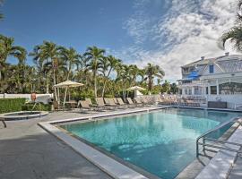 Marco Island Condo with Shared Pool and Hot Tub!, hotel with parking in Marco Island