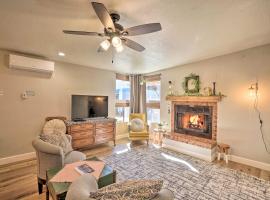 Williams Studio on Famous Route 66 with Fireplace!, hotell sihtkohas Williams