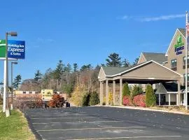 Holiday Inn Express & Suites Marquette by IHG
