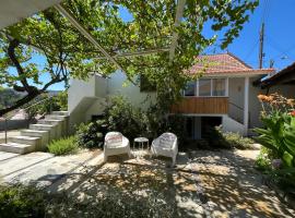casAlice country house, hotel with parking in Alvoeira