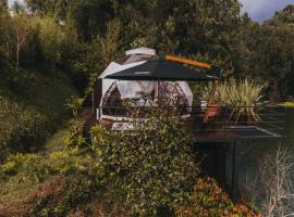 Domus Glamping, hotel in Guatapé
