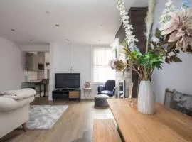 Lovely 2-bedroom maisonette in Windsor