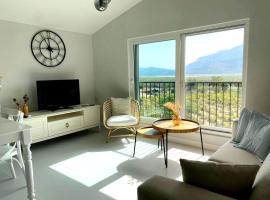 Airport Blue Eye Apartment Dalaman best Location also suitable for day rentals ideal for air travelers, 5 km close to airport, feriebolig i Dalaman