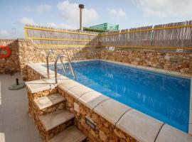 Gozitan Farmhouse with Pool - PP 4, Hotel in Il-Wilġa