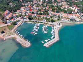 Apartments Vila Nidisa, hotel in Čižići