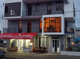 HOTEL GUGA: Kobuleti şehrinde bir otel