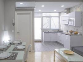 Domus Deorum- a 200 m del Teatro Romano